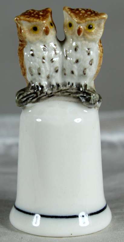 Bone China thimble - pair of owl's - Klima porcelain