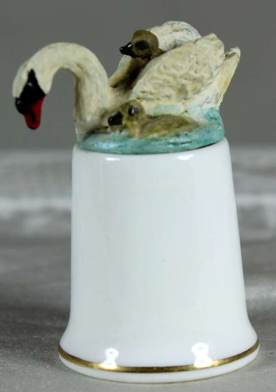 Bone China thimble - swan with babies