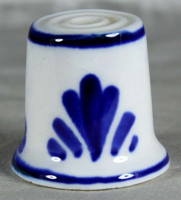Bone China thimble - blue & white windmill