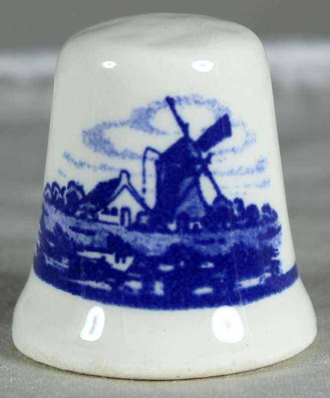 Bone China thimble - blue & white farm scene