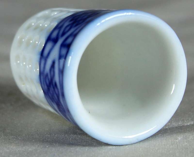 Bone China thimble - Blue & white
