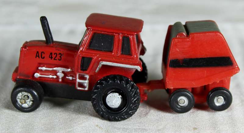 Funrise - Red Tractor with Farm Implement