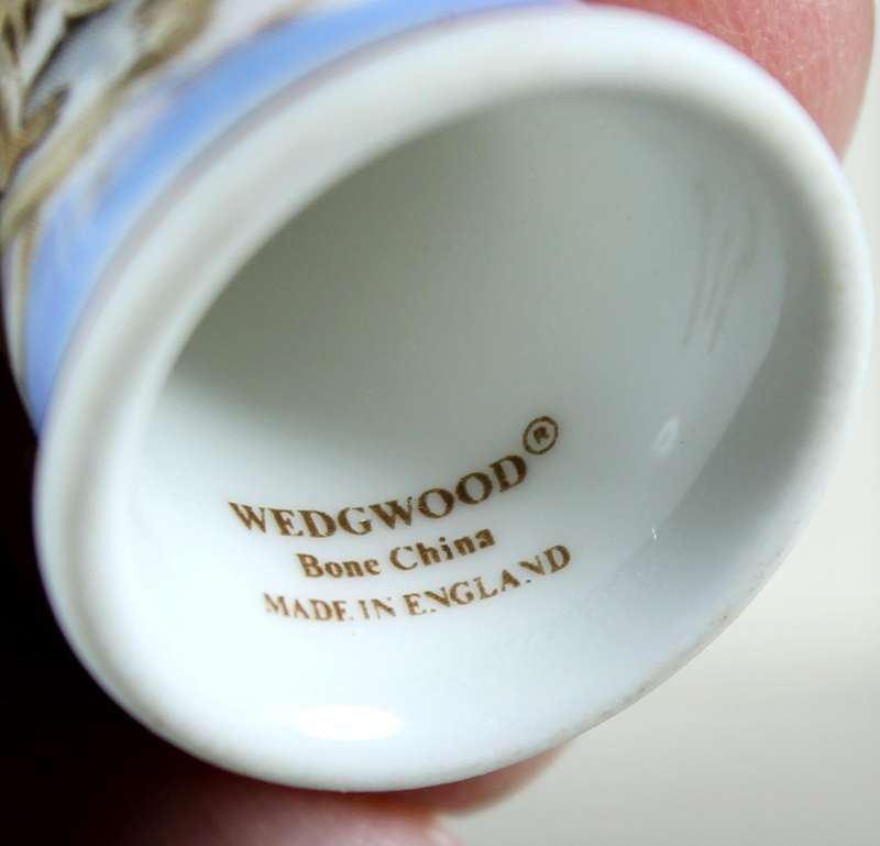 Bone China thimble - Otters - Wedgwood