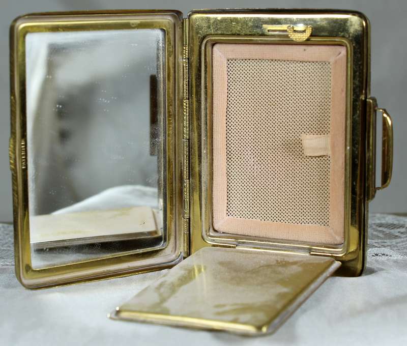 KIGU - Bon voyage - Powder Compact - Rare
