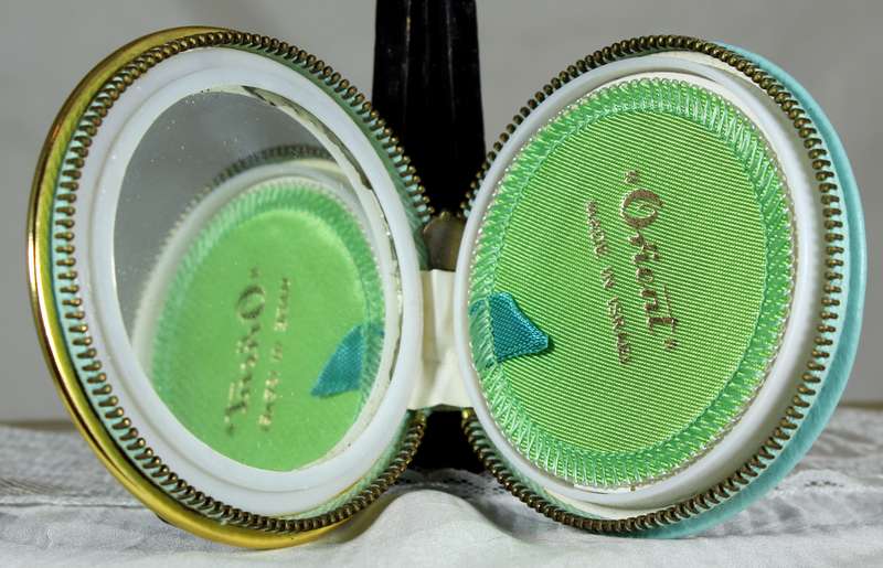 Orient Israel - Powder compact - Embroided leather - Zipper case