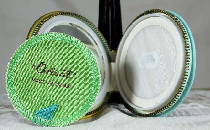 Orient Israel - Powder compact - Embroided leather - Zipper case