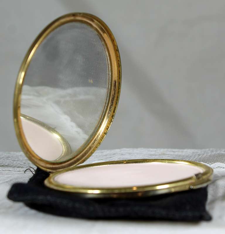 Golden rose powder compact