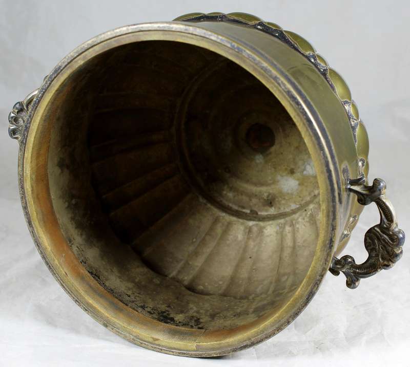 Brass flower pot with handles