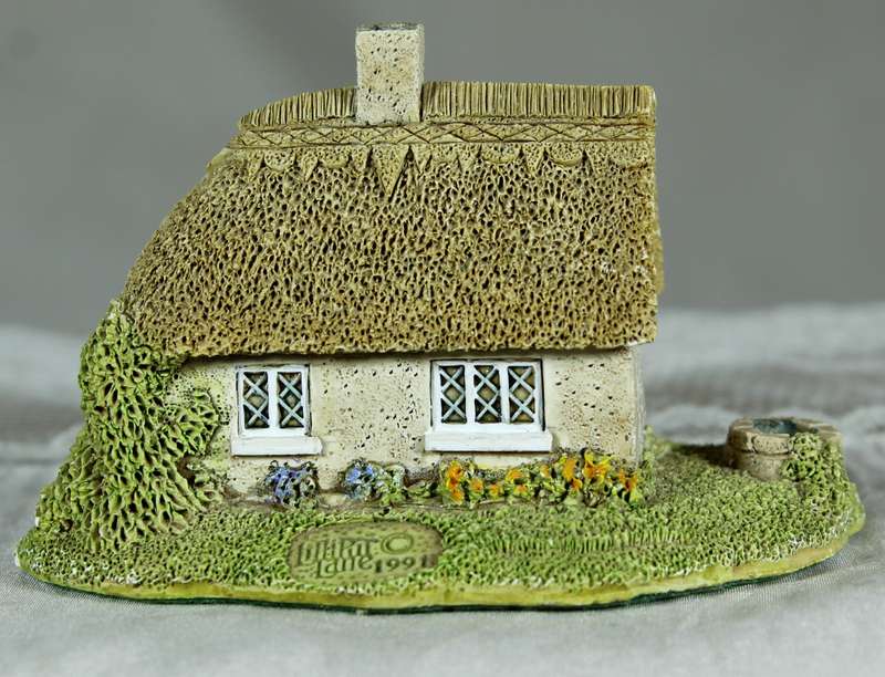 Lillyput Lane - Daisy cottage