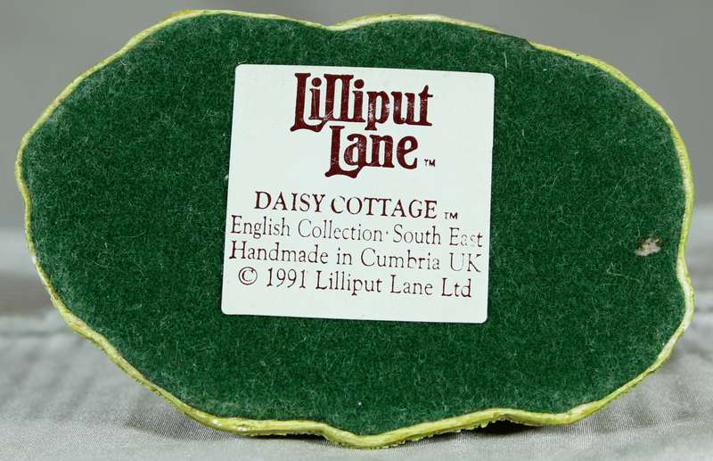 Lillyput Lane - Daisy cottage