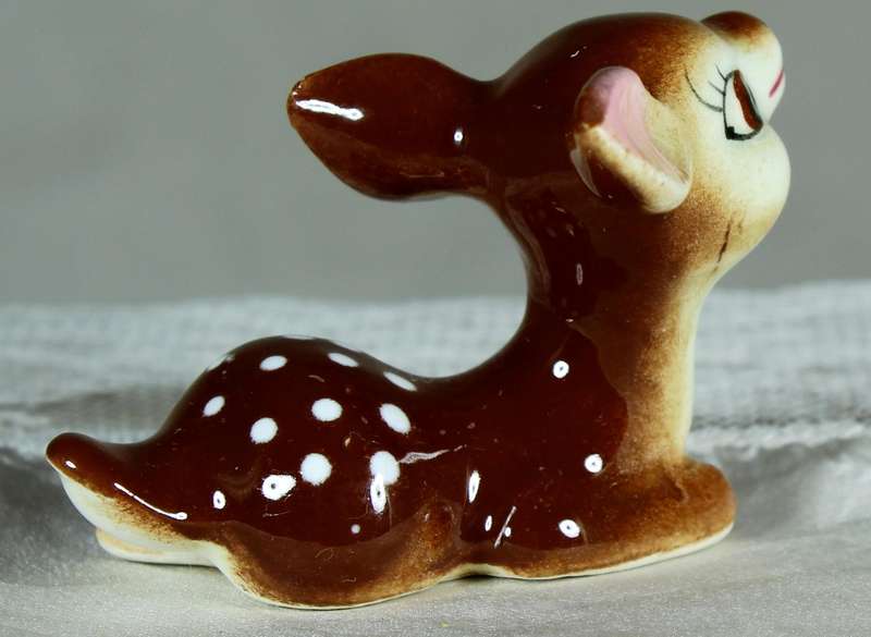 Small ceramic deer