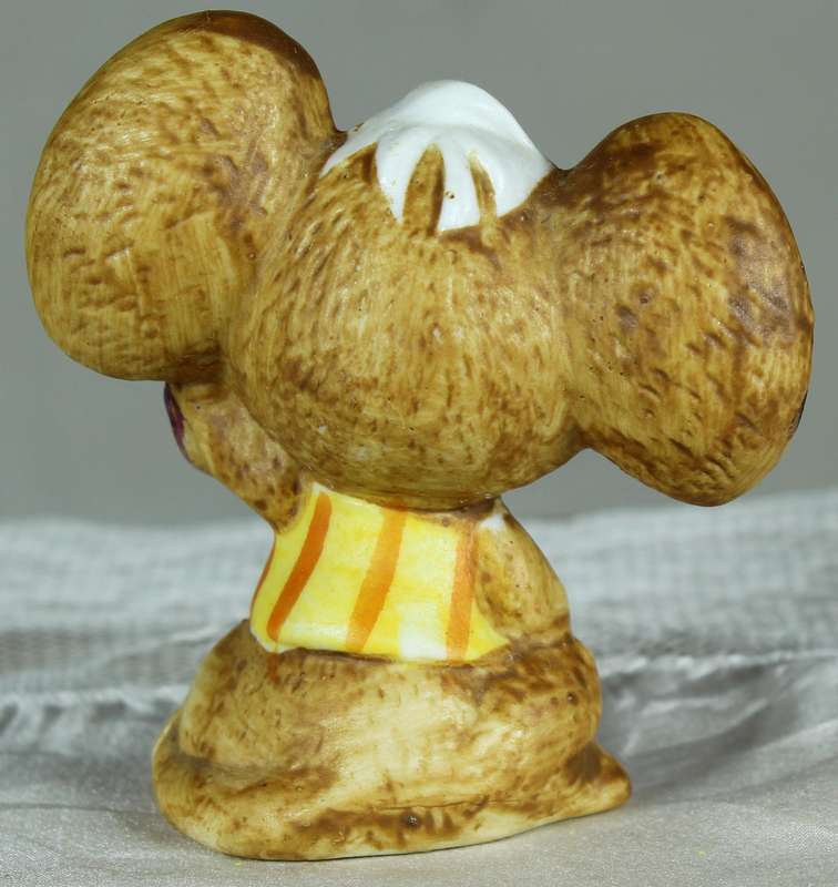 Small ceramic mouse