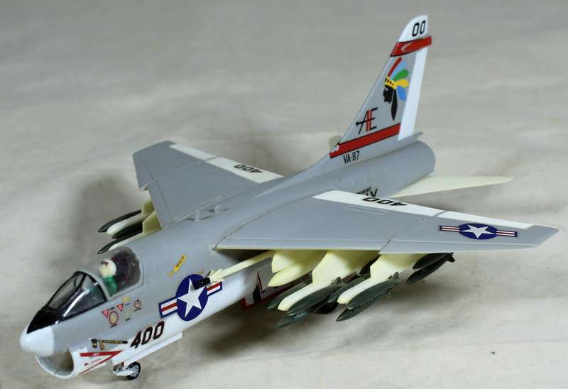 Plastic diecast - US Navy A-7E Fighter