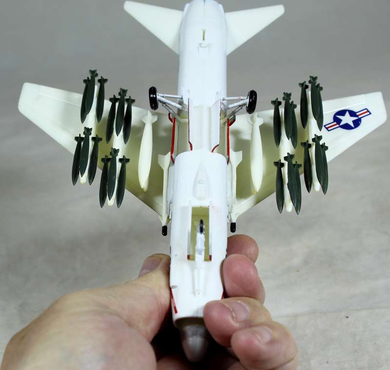 Plastic diecast - US Navy A-7E Fighter