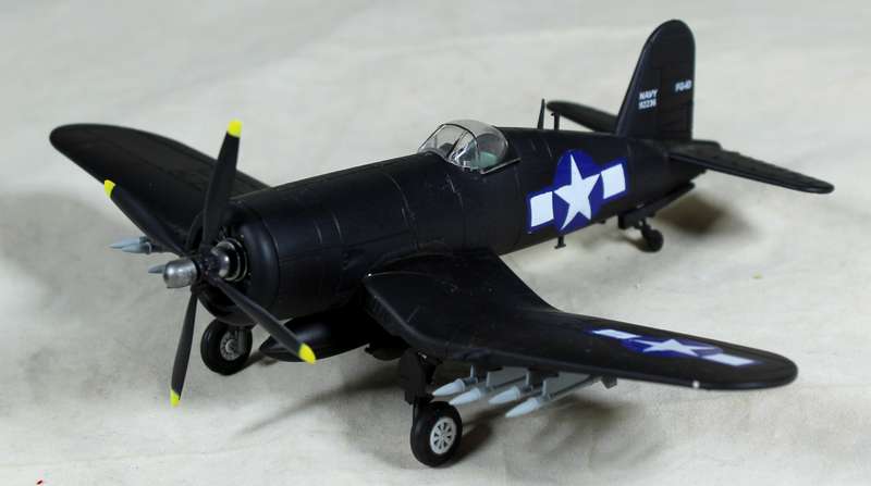 Plastic diecast - US F4U-4  Corsair