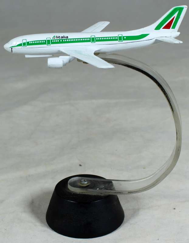 Metal diecast - Matchbox SB28 A300B Airbus