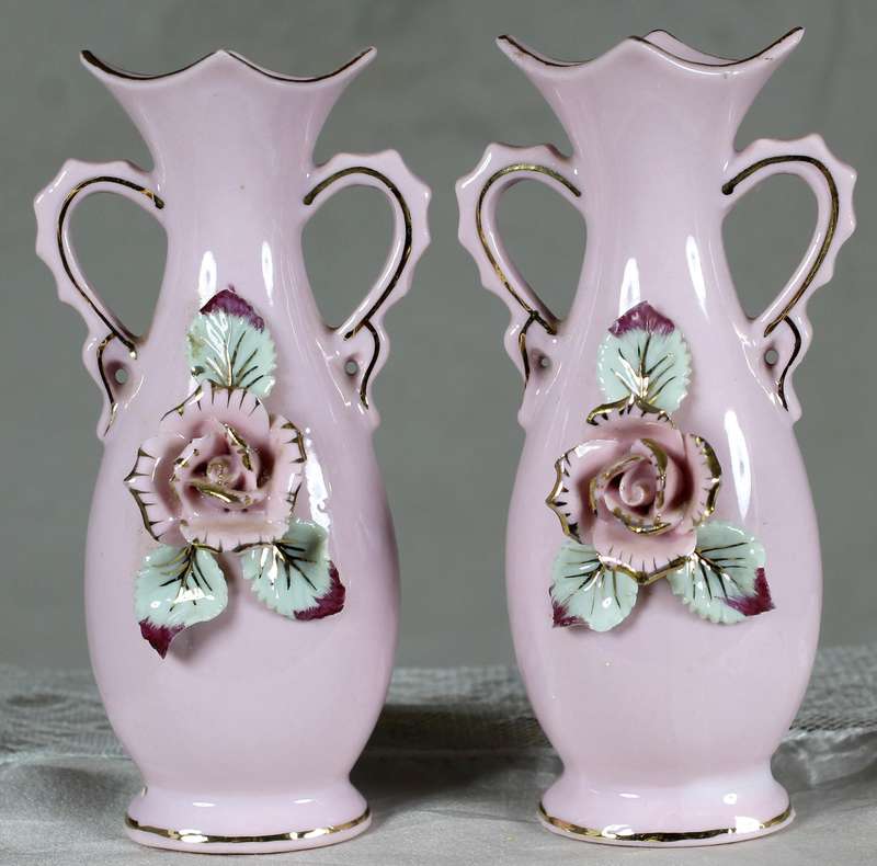 Pair of pink vases with embossed roses - Lamode