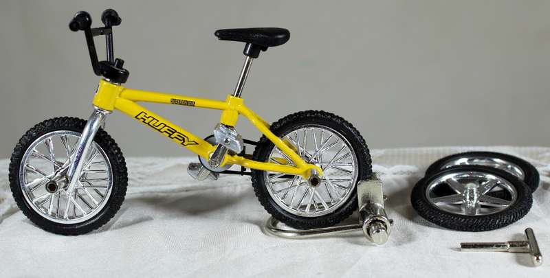 Tech Deck BMX Trick Bike - Yellow Huffy