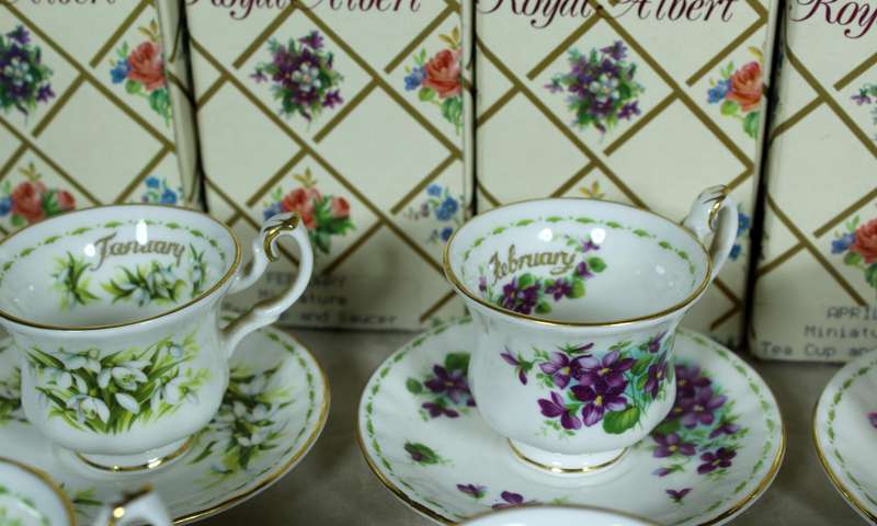 Royal Albert miniature duo - Flowers of the month - Set of 12