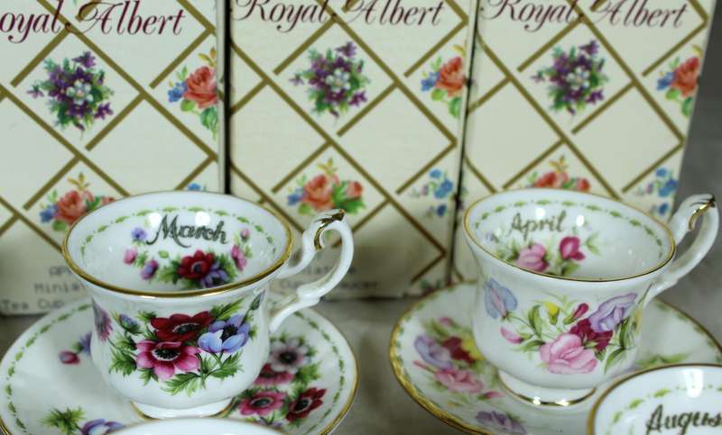 Royal Albert miniature duo - Flowers of the month - Set of 12