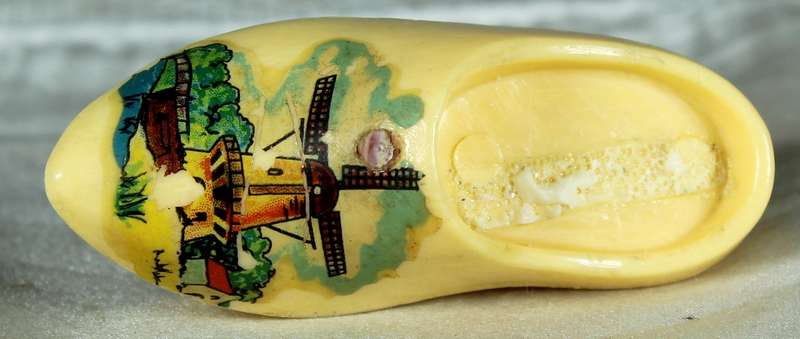 Miniature painted Dutch shoe