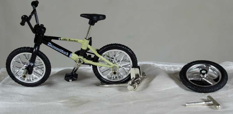 Tech Deck BMX Trick Bike - Mr Lucky - Diamondback