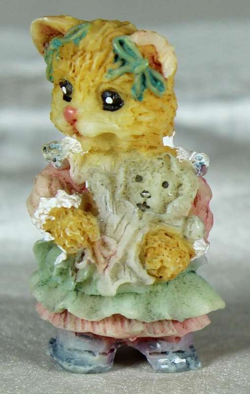 Miniature mommy bear