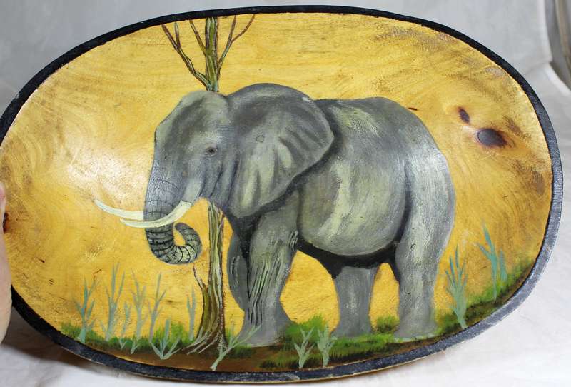 Carved wooden bowl - Elephant painting