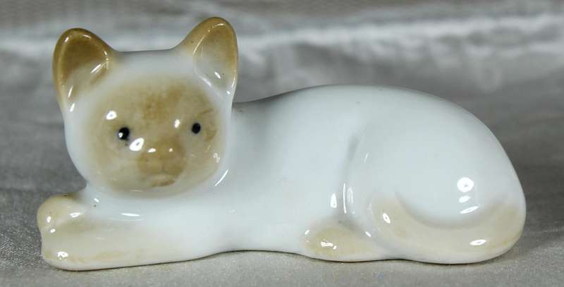 Miniature ceramic white cat