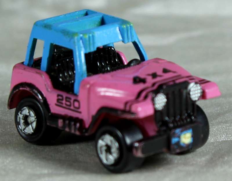 Micro Machines - Galoob - Jeep - Version 1 - Pink/Teal