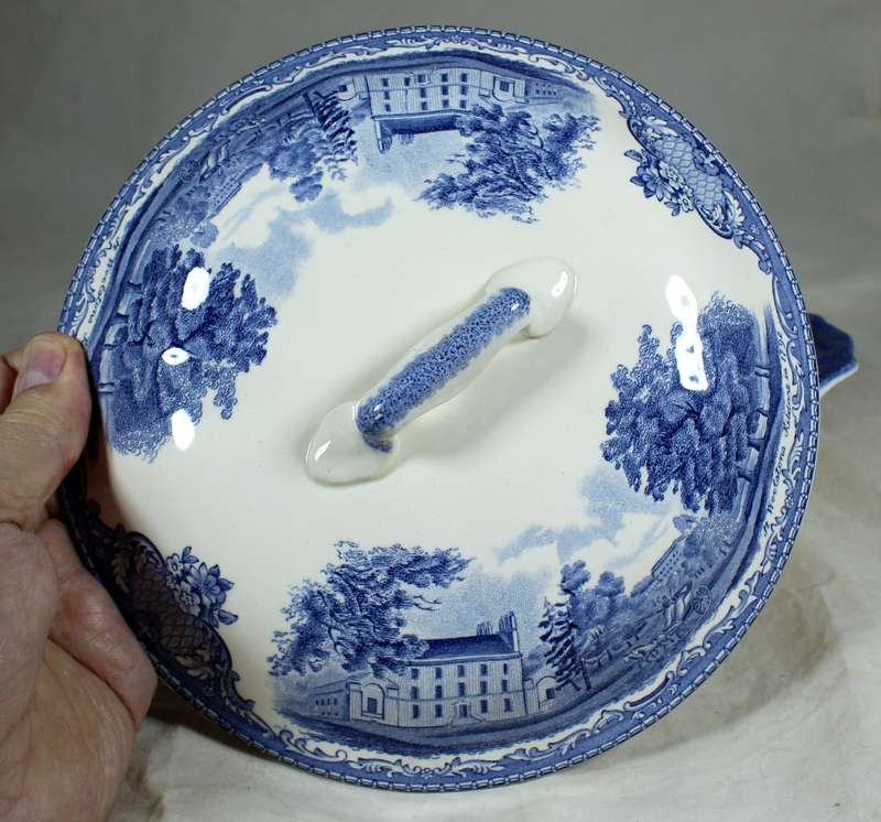 Johnson Bros - old Britain castles - Windsor castle tureen