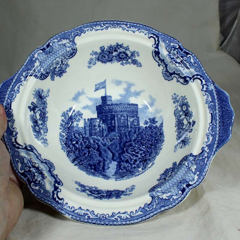 Johnson Bros - old Britain castles - Windsor castle tureen