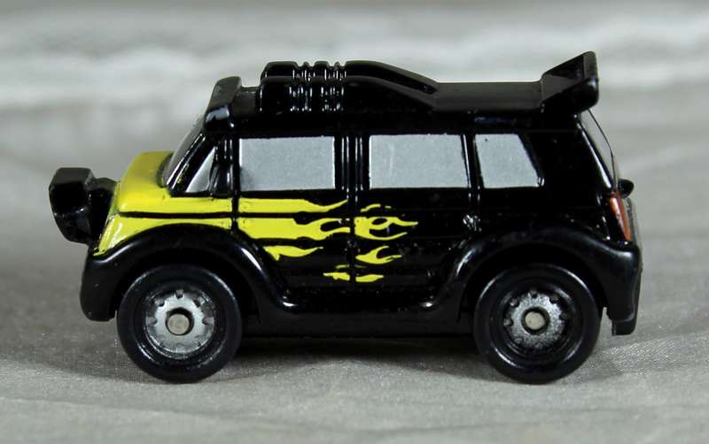 Micro Machines - Hasbro - Van with yellow flames