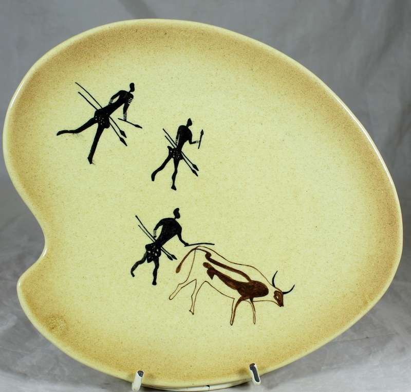 Drostdy Ware - Display plate - Hand painted - Bushmen dancing