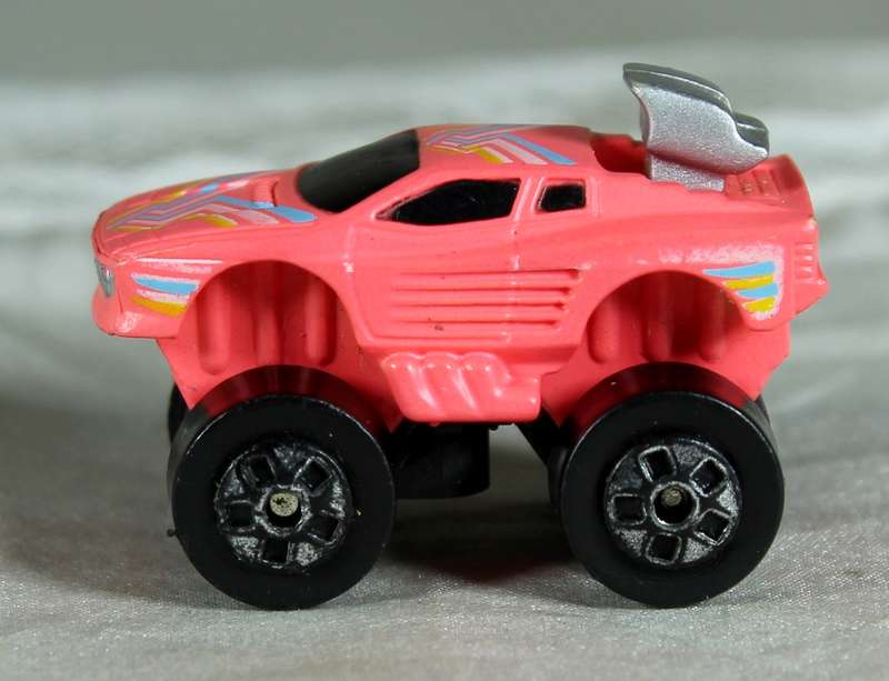 Micro Machines - RoadChamps - Neon pink monster truck