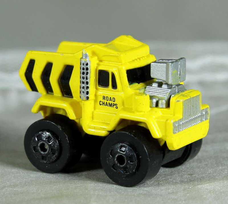 Micro Machines - RoadChamps - Dump truck