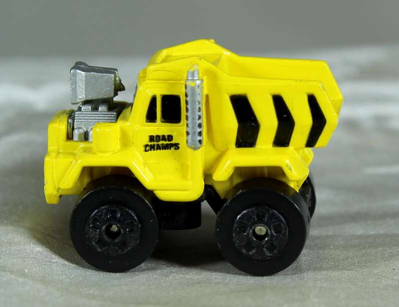 Micro Machines - RoadChamps - Dump truck