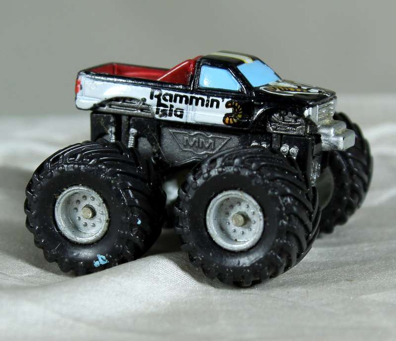 Micro Machines - AJM/TNT - Tuff Trax Rammin rig