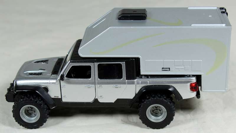 Jada - Jeep Gladiator with camper