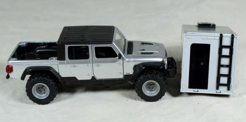 Jada - Jeep Gladiator with camper