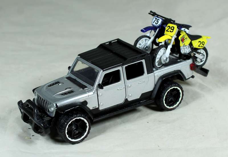 Jada - Jeep Gladiator with bikes