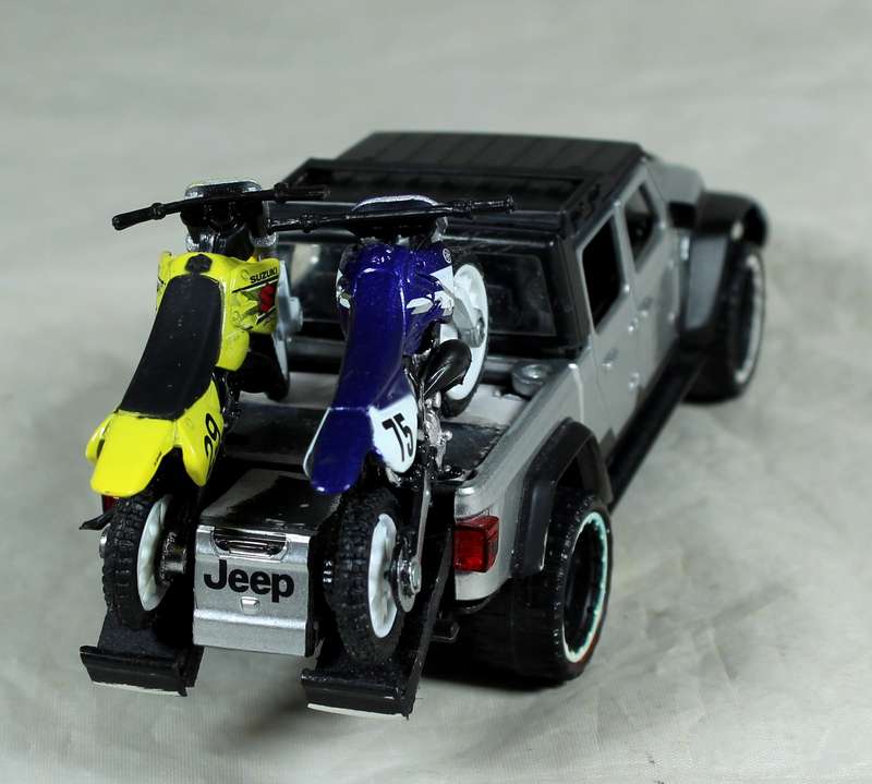 Jada - Jeep Gladiator with bikes