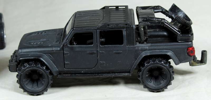 Jada - Jeep Gladiator with enclosed trailer