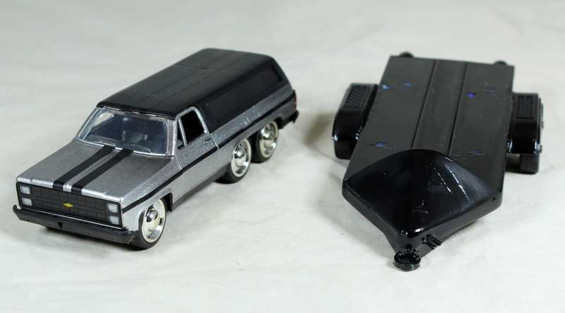 Jada - Modified Chevy K5 Blazer & trailer