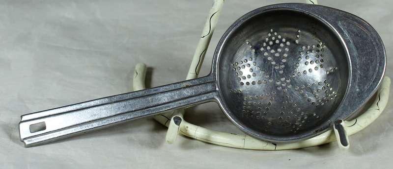 A&J (USA) Tea strainer