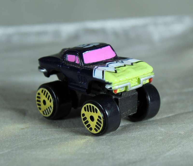 Micro Machines - Galoob - Corvette Turbo Wheels (1989)