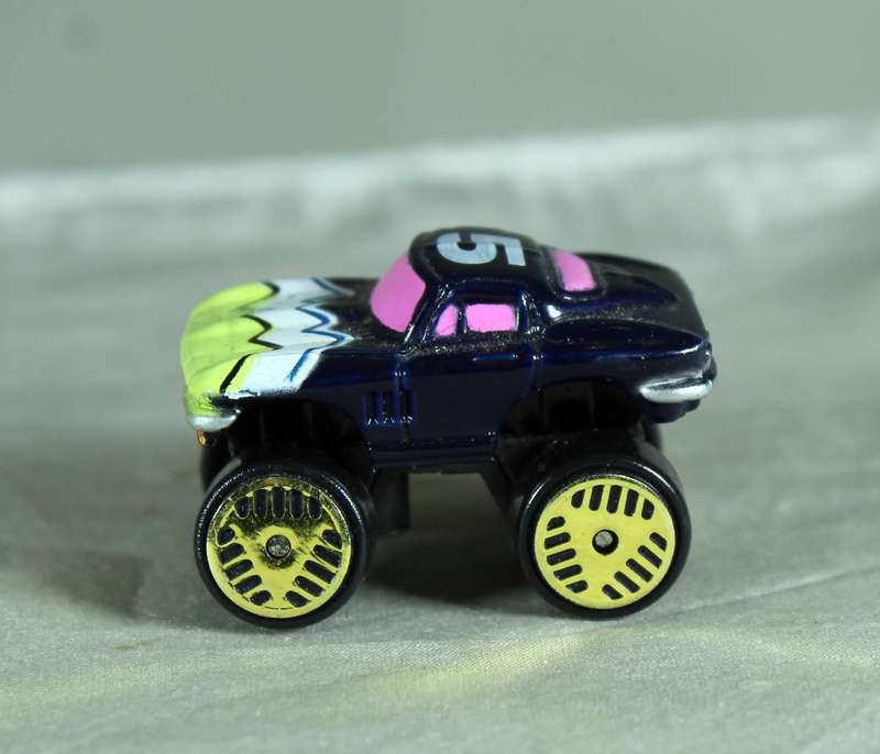 Micro Machines - Galoob - Corvette Turbo Wheels (1989)