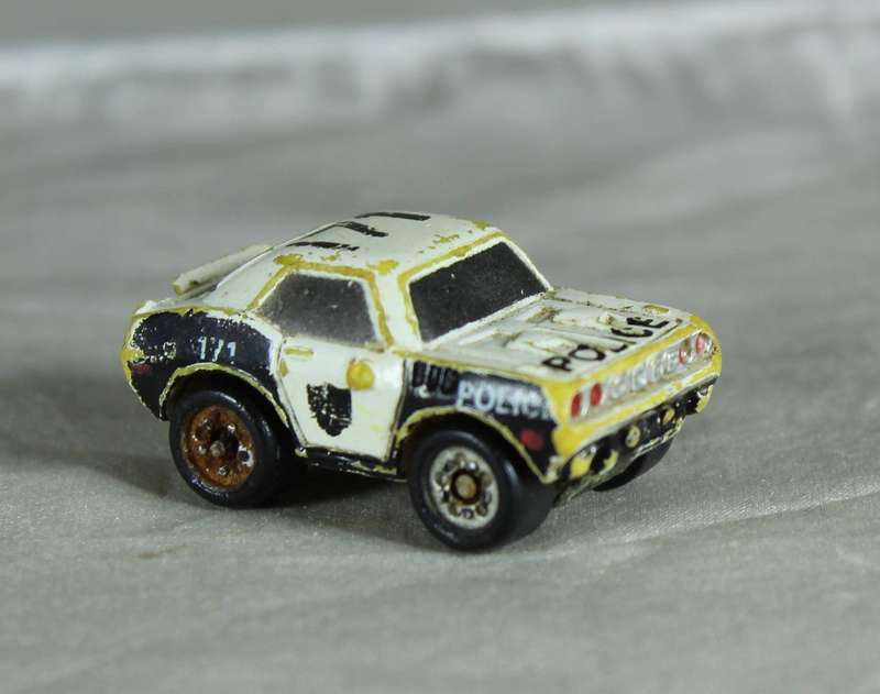 Micro Machines - Galoob - 1971 Plymouth Barracuda Police