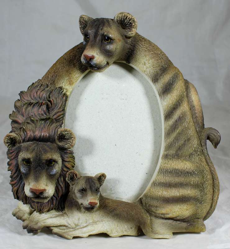 Molded lion picture frame