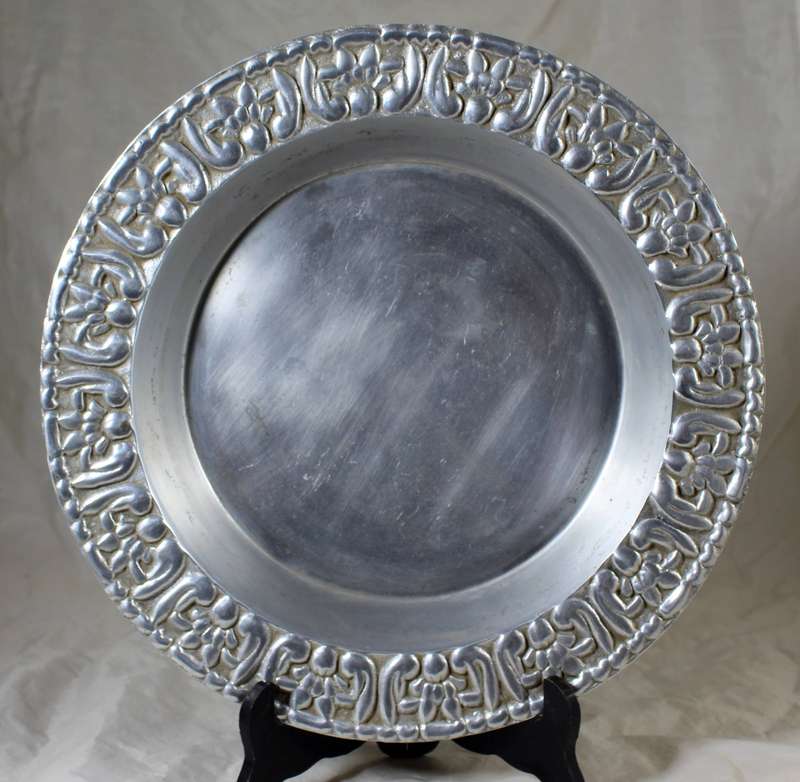 Heavy cast metal tray